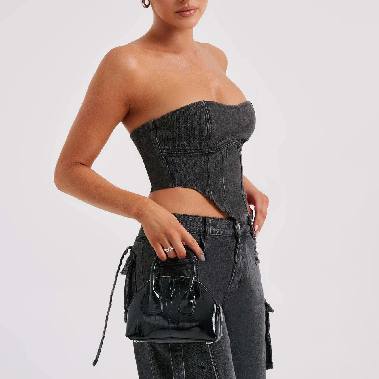 Yasmin - Ensemble deux pièces avec pantalon cargo et top court